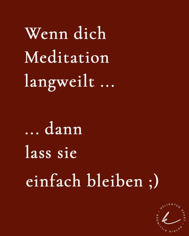 Meditation scheint irgendwie die eierlegende Wollmichsau der spirituellen Praxis zu sein. Und dann soll meditieren ja auch gesund sein. Und in wirklich JEDEM Buch zu Spiritualität wird betont, wie absolut WICHTIG es ist, regelmäßig zu meditieren. Und du bist ja auch erst eine erfolgreiche Hexe, wenn du dir 30min lang in absoluter Stille eine brennende Kerze vor deinem inneren Auge vorstellen kannst. 

Was großartig ist, wenn du es kannst. Ich kann das nicht und ich habe auch keinerlei Bedürfnis danach, das zu können. 

Aber ich hatte deswegen lange Zeit ein schlechtes Gewissen und habe mich innerlich als undiszipliniert bezeichnet, weil mir andere Dinge in meiner Praxis wichtiger waren. 

Aber weißt du was, ist ist vollkommen in Ordnung, wenn Meditation dich anödet oder
nicht in dein Leben passt. 

Du ENTSCHEIDEST, was sich JETZT in deinem Leben genau richtig anfühlt. 
Und manchmal ist das Meditation und manchmal etwas anderes.

Du kannst eine GROSSARTIGE spirituelle Praxis haben, ohne dabei zu meditieren. Oder zweimal täglich deinen Altar energetisch zu reinigen. 

Manche Dinge muss man halt sein lassen, damit du Zeit und Energie findest für die Dinge, die dich WIRKLICH mit Energie füllen.

Denn wie würde es sich anfühlen, wenn deine Praxis nur aus Dingen und Praktiken bestehen würden, die dich zutiefst INSPIRIEREN und AKTIVIEREN?

Lass mir doch ein Like da, wenn du auch Probleme mit Meditation hast und sie lieber mit etwas Aufregendem ersetzen möchtest. 

#hexenwissen #hexenpraxis #deutschlandshexen #hexenaufinstagram #meditation #modernespiritualität #selbstliebe